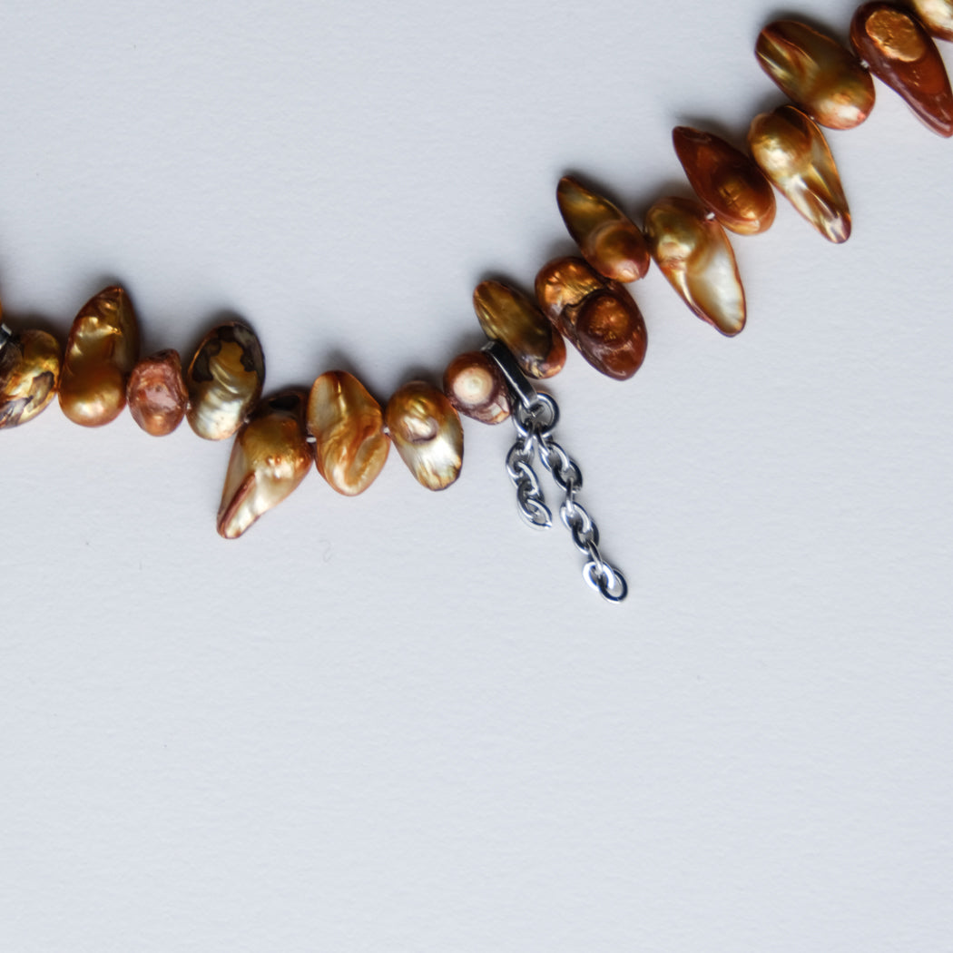 Teeth alien pearls necklace