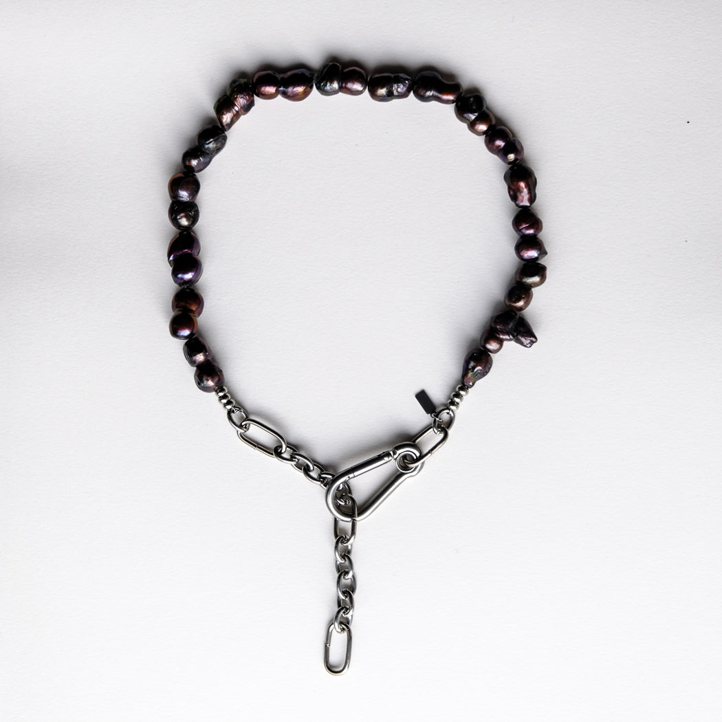 Long carbine nimbus pearls necklace